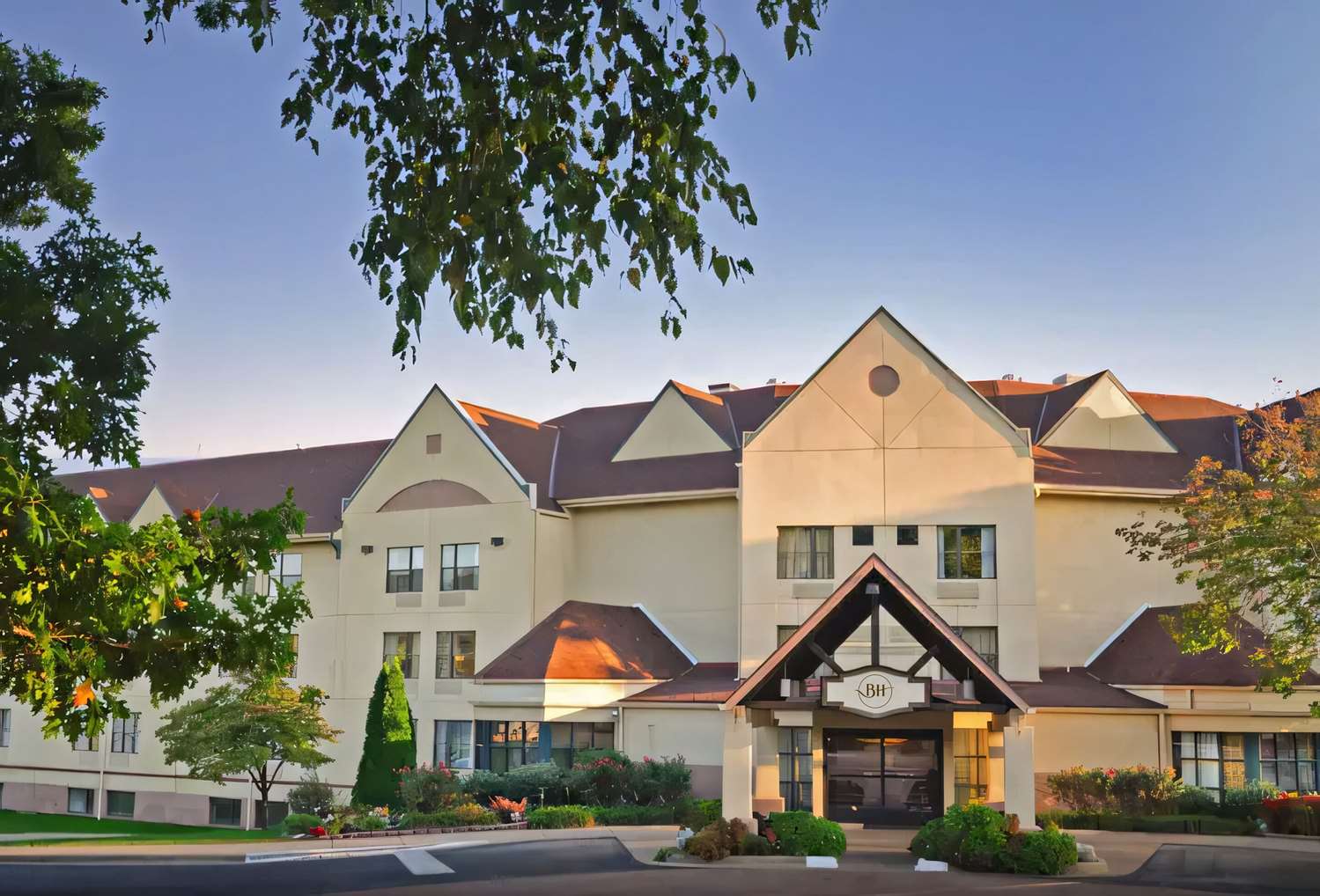 The Branson Hillside Hotel 3/21