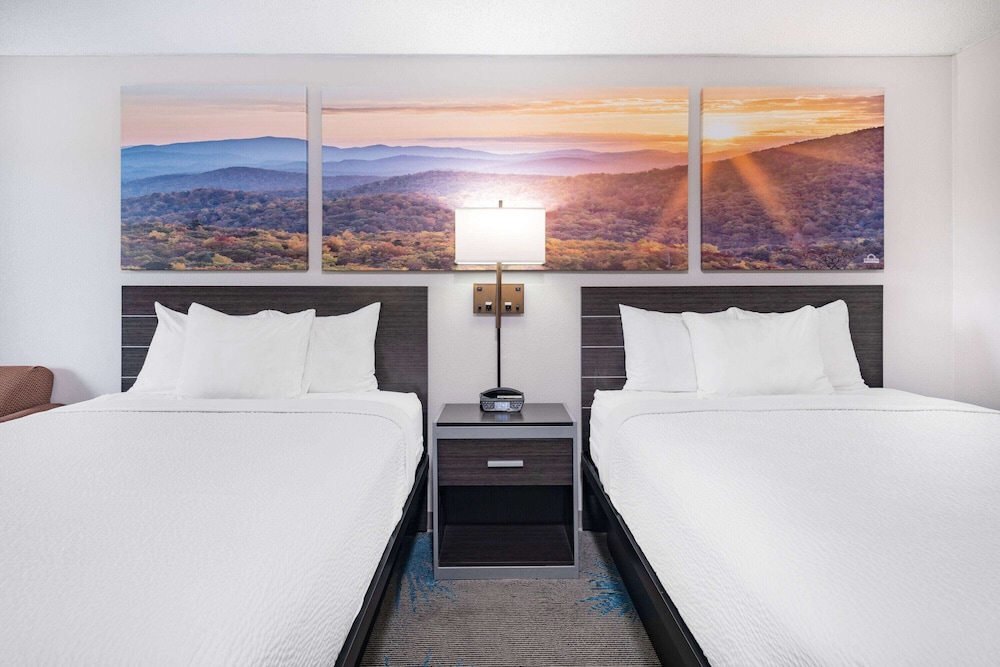 Days Inn by Wyndham Hamilton 20/37