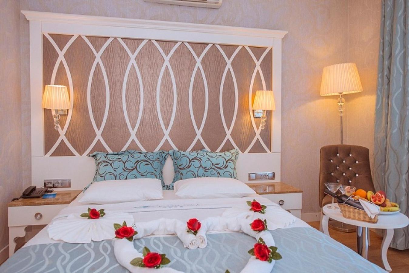 Swim Up, Double Bed