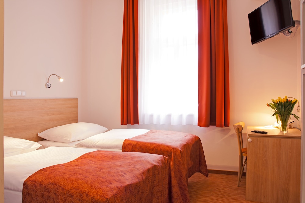 STANDARD, DOUBLE OR TWIN BED