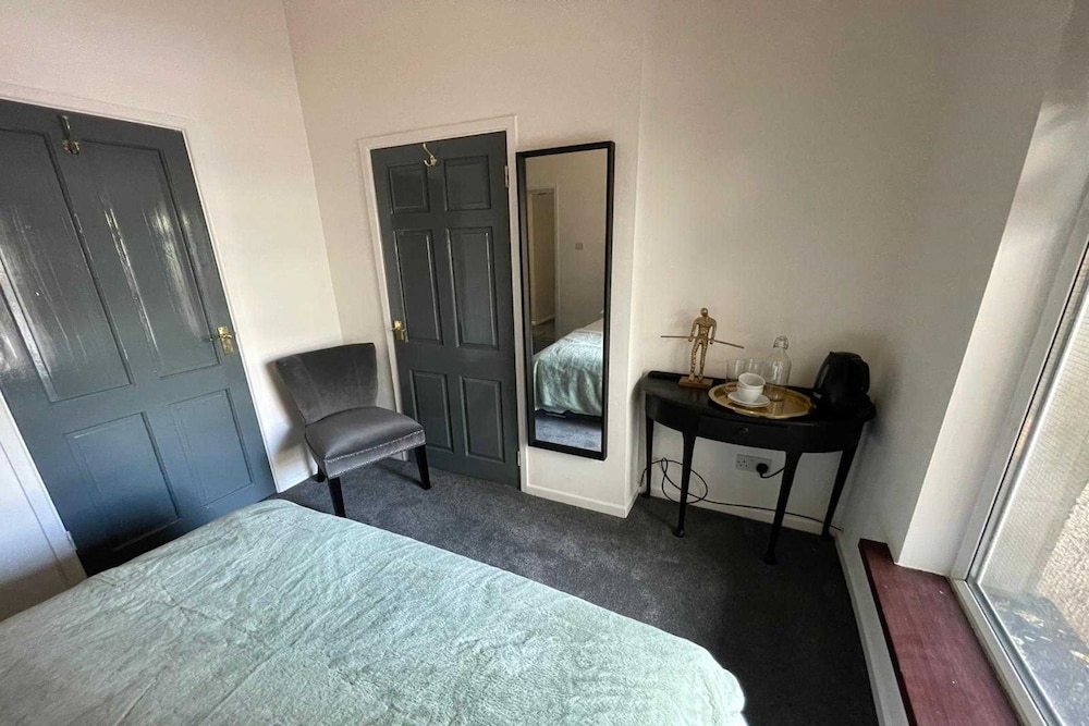 Cavehill Castle Hotel 5/18