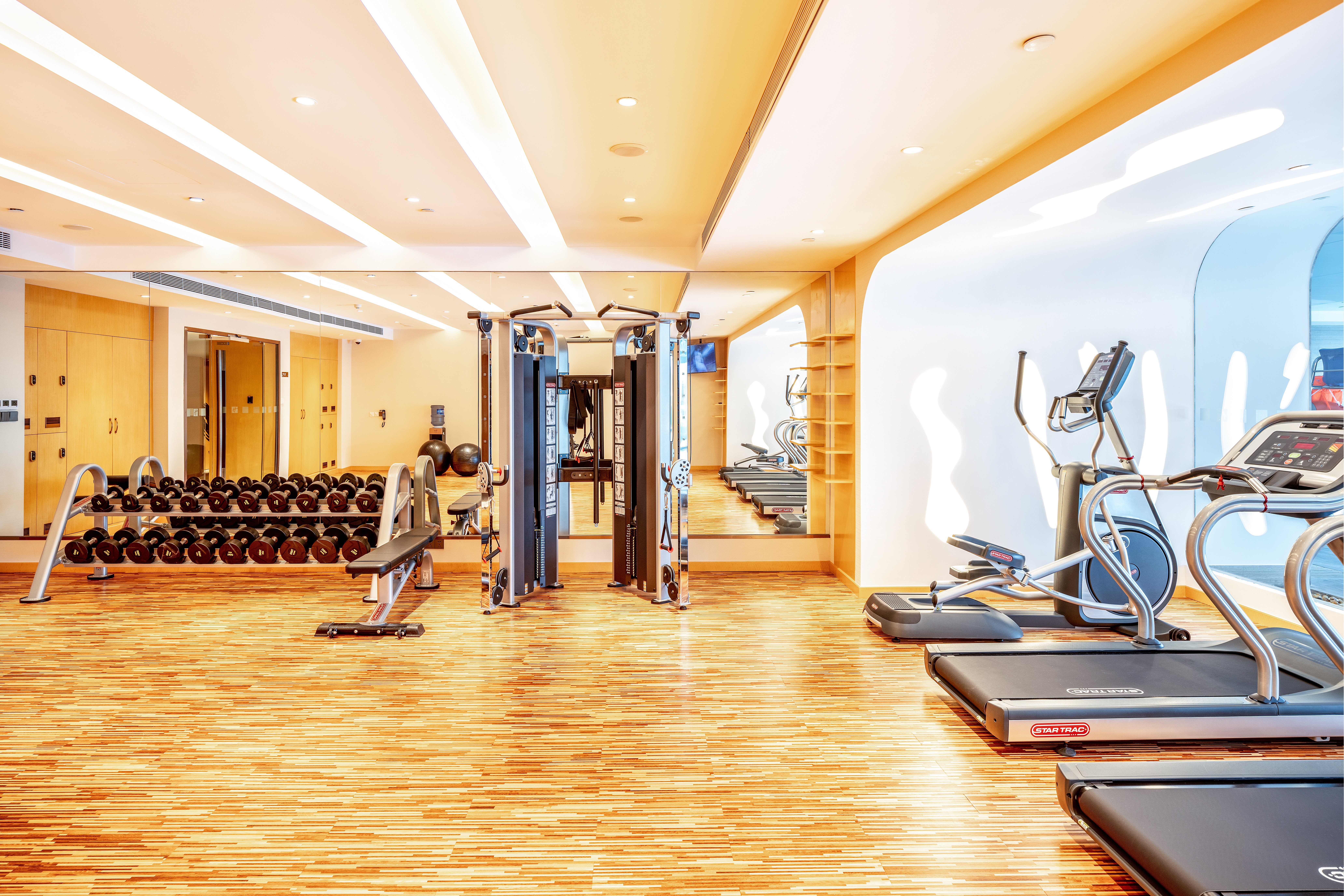 Holiday Inn Neijiang Riverside 46/81