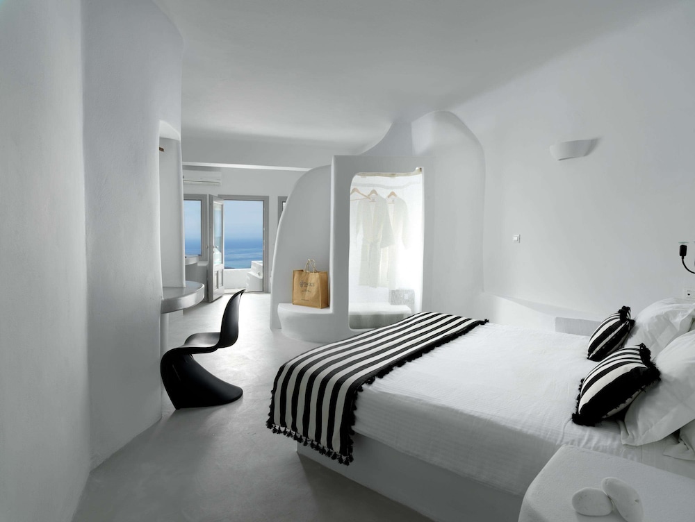 Tholos Resort 10/62