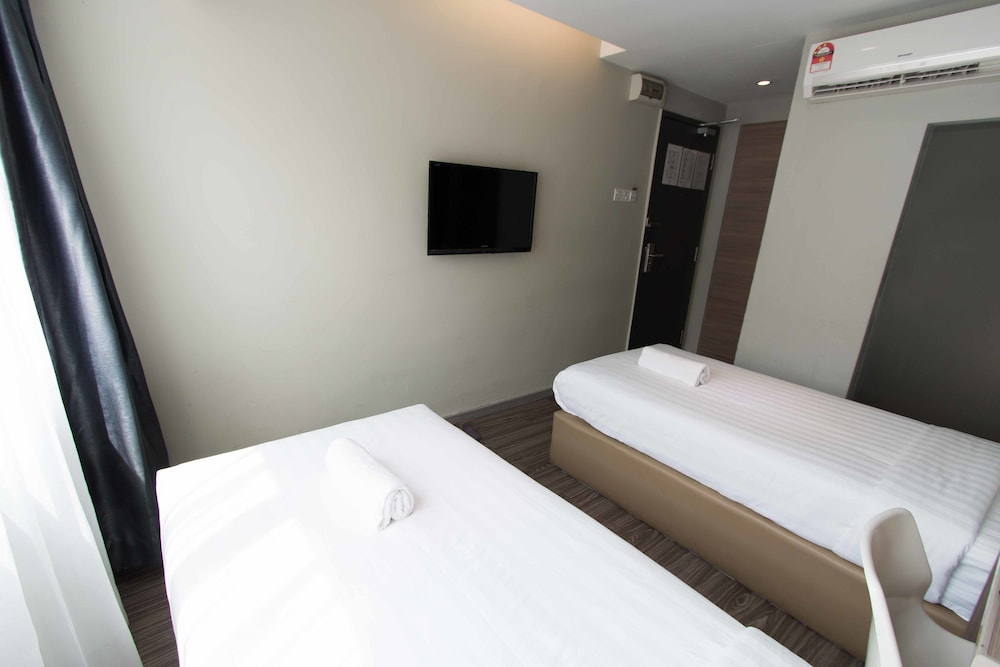 Hotel 99 - Ss2 25/48