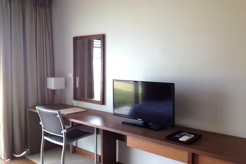 FISHERMANS VILLAGE RESORT 30/32
