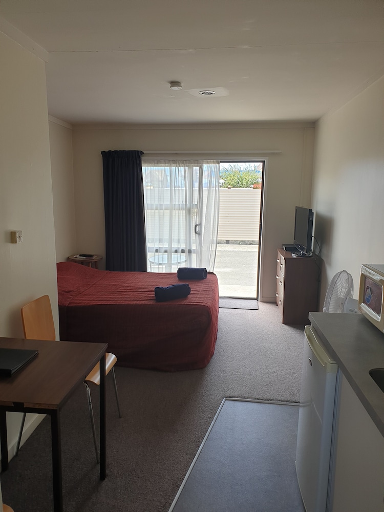 Oxford Court Motel 19/30