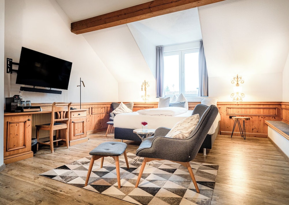 Landhotel Goldenes Kreuz 38/43