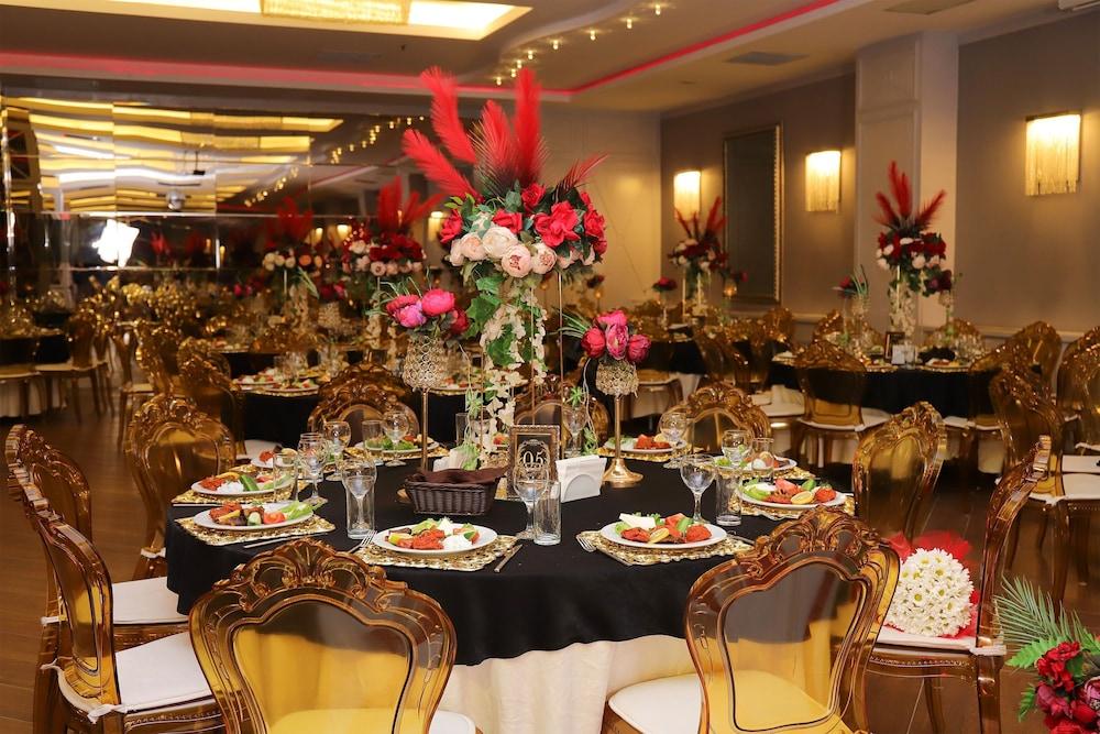 Safir Hotel 22/23