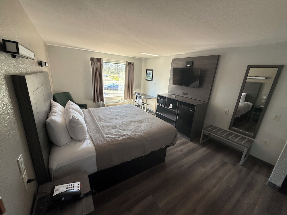 غرفة قياسية بسرير كينج، Quality Inn & Suites Biloxi - Ocean Springs 2/6