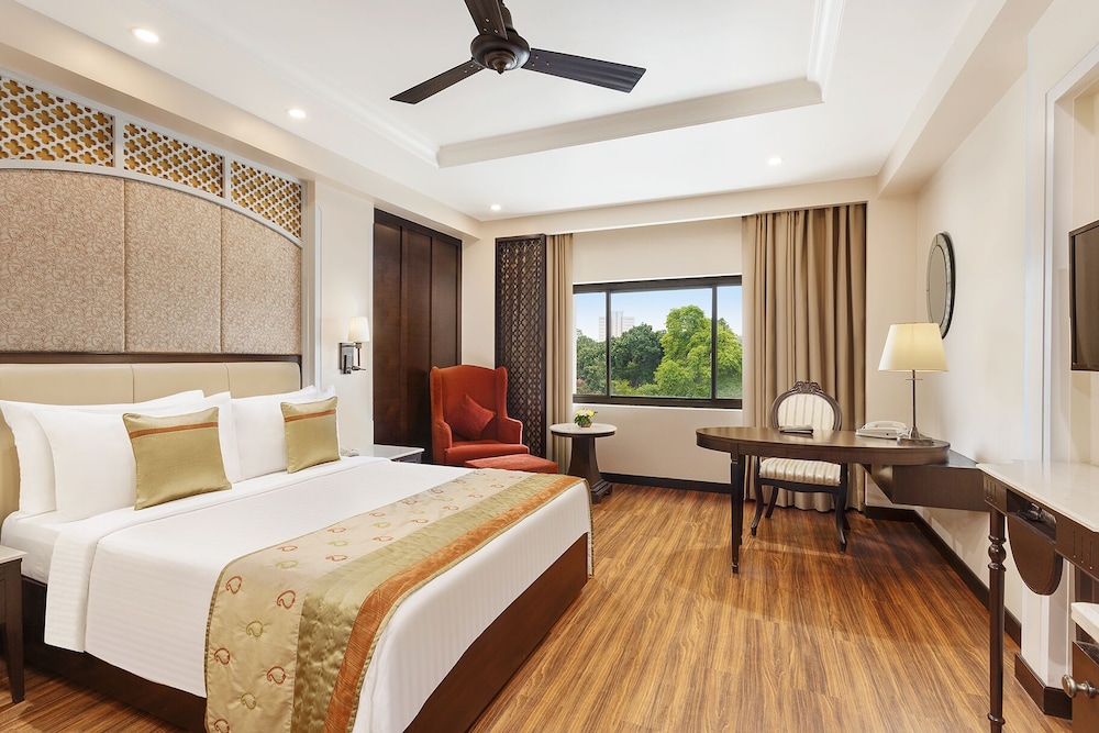 La Place Sarovar Portico Lucknow 8/55