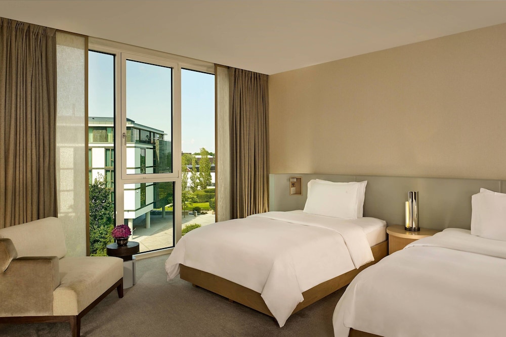 The Ritz-Carlton Wolfsburg 6/45