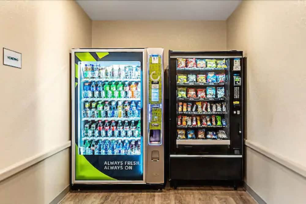 WoodSpring Suites Tamarac 21/50