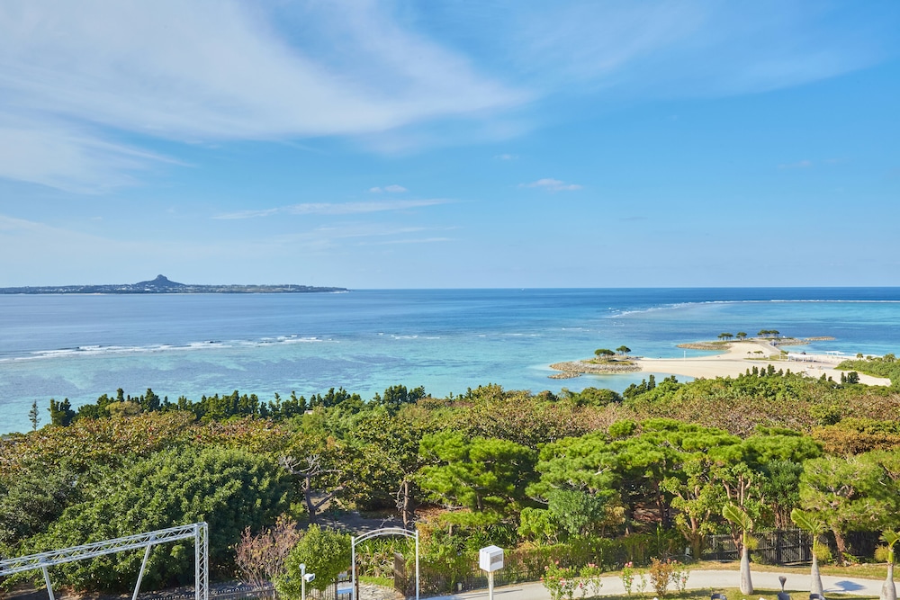 Royal View Hotel Churaumi 39/42