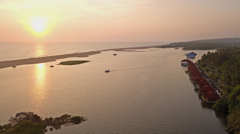 Poovar Island Resort 30/46