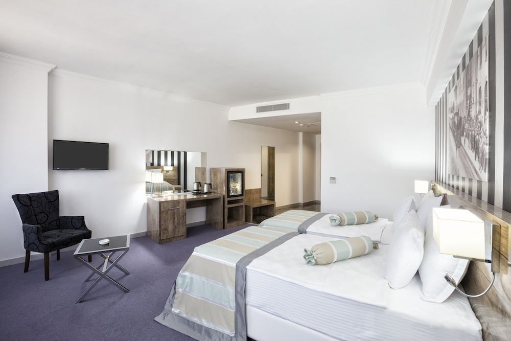 Ramada Hotel & Suites by Wyndham Edirne 16/41