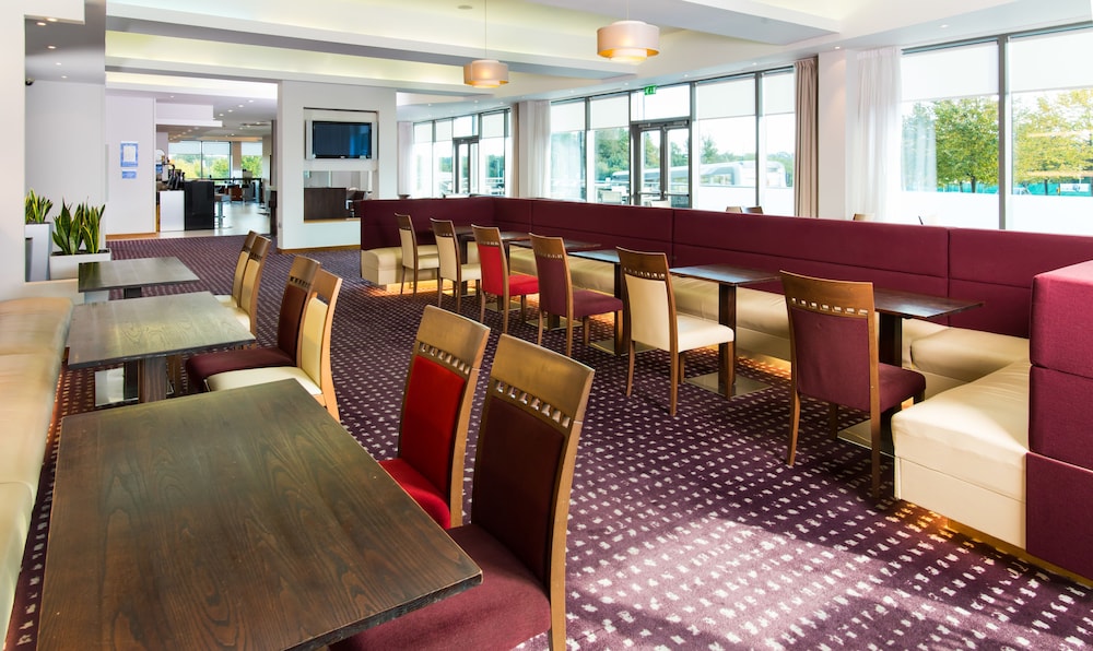 Holiday Inn Express Hamilton 33/46