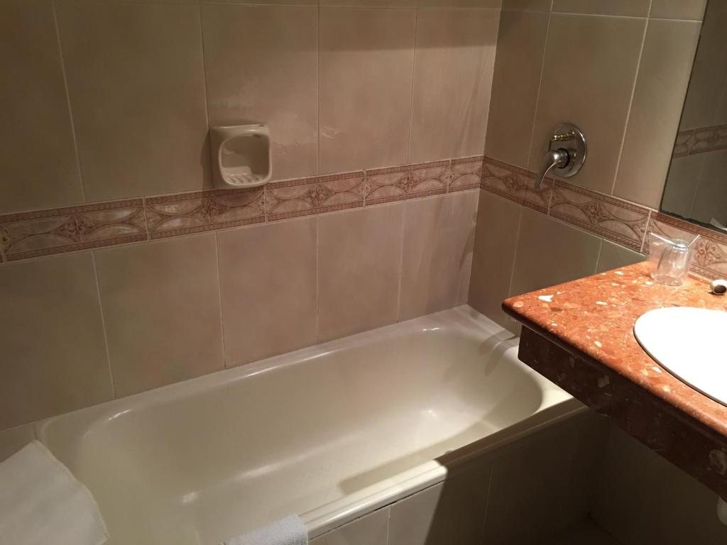 Crystal Palace Hotel 47/49
