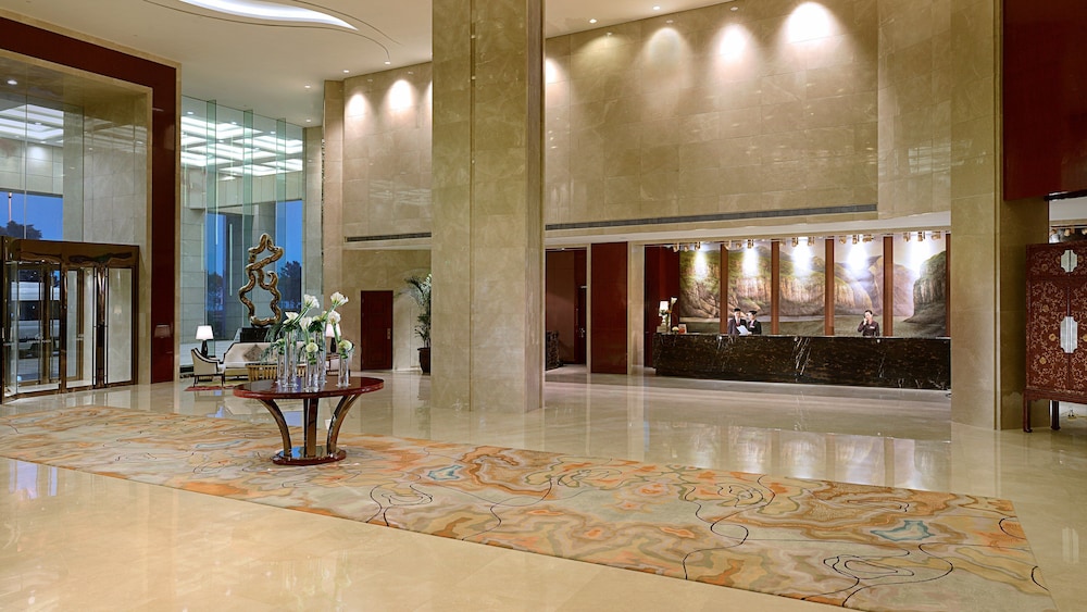 CROWNE PLAZA ZHENJIANG 37/76