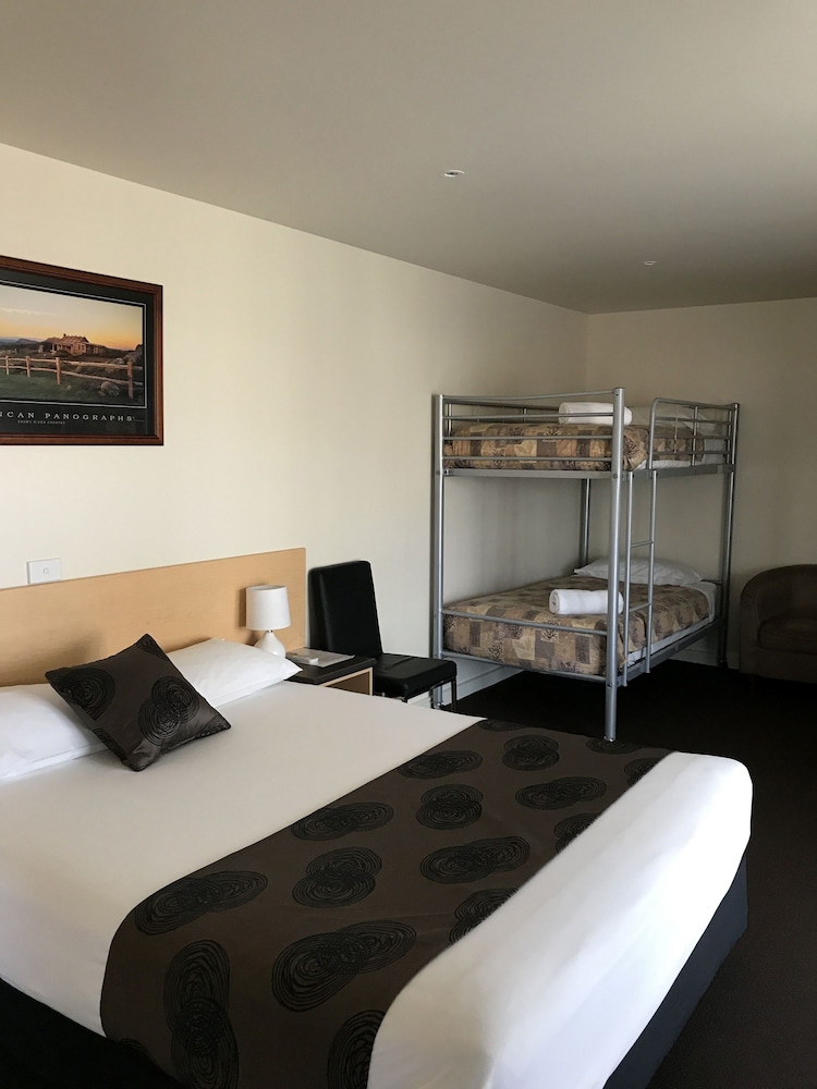 MANSFIELD MOTEL 13/41