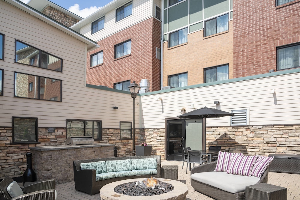RESIDENCE INN AKRON SOUTH/GREEN 42/52
