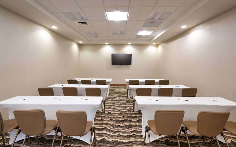 STAYBRIDGE SUITES GAINESVILLE I-75 62/68