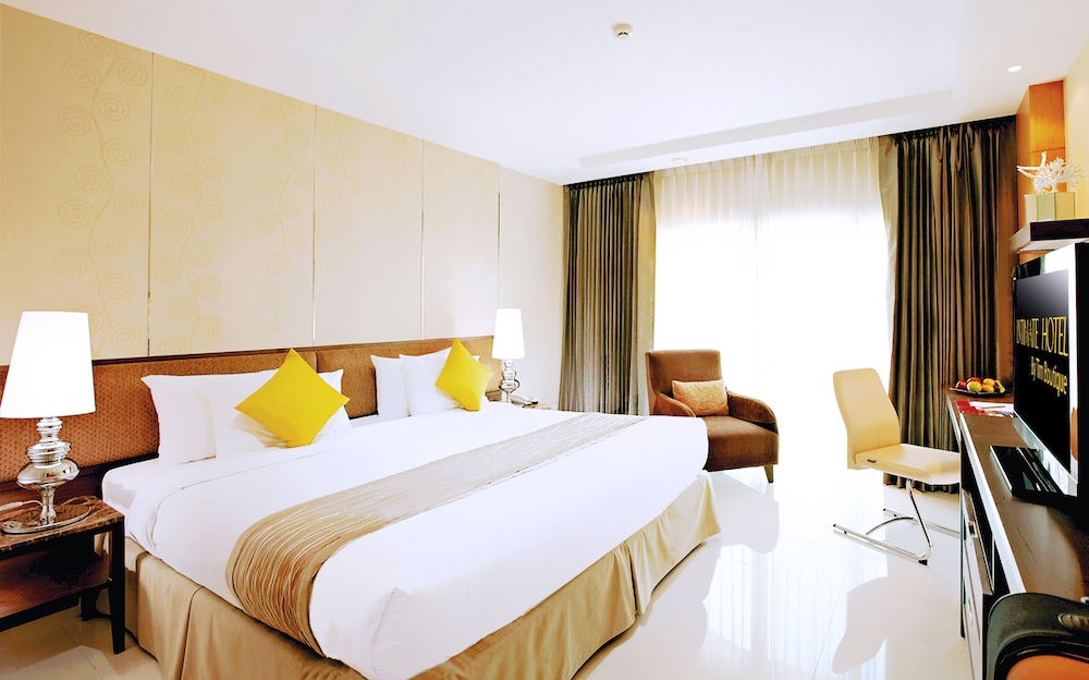 Intimate Hotel 29/62