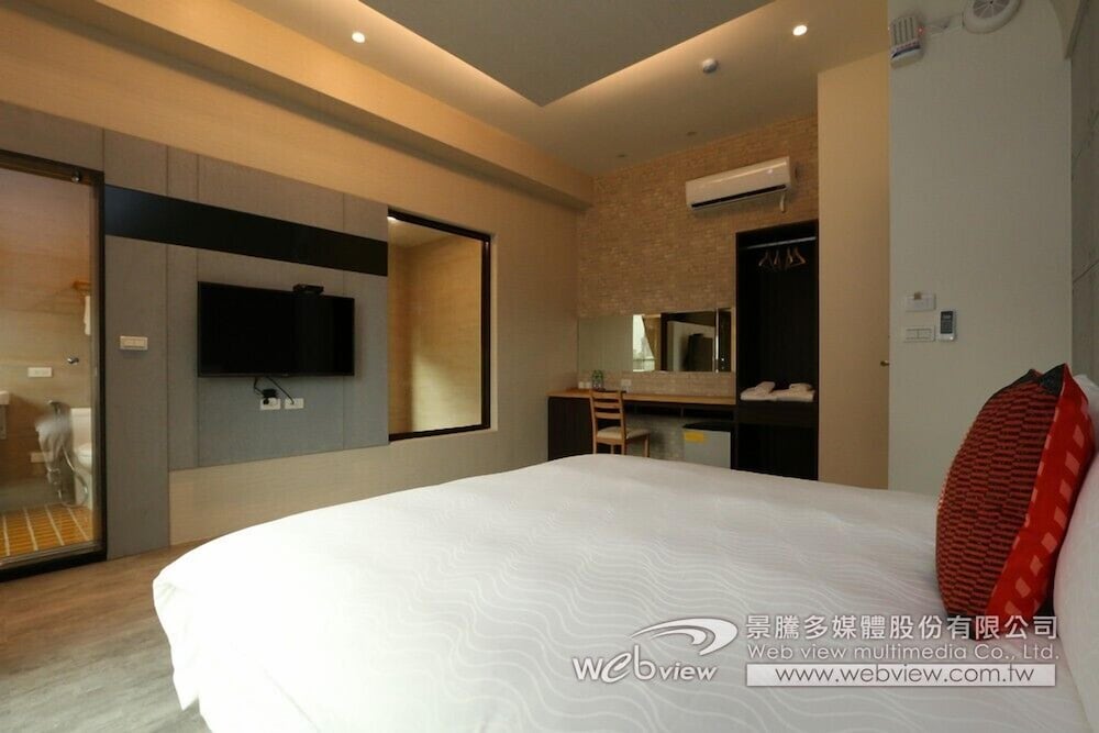Ruo Shui Hotspring Hotel 32/62