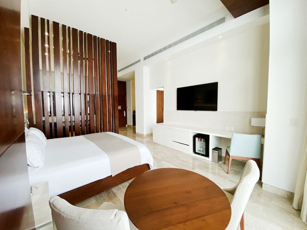 Altitude By Krystal Grand Punta Cancun All Inclusive 51/75