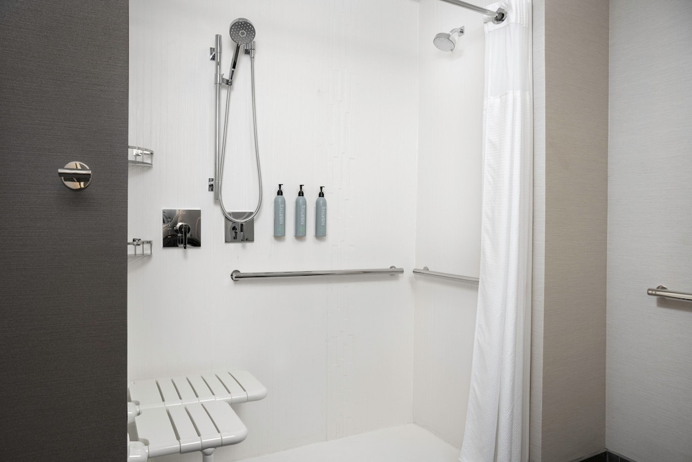 Courtyard by Marriott Northport 29/30