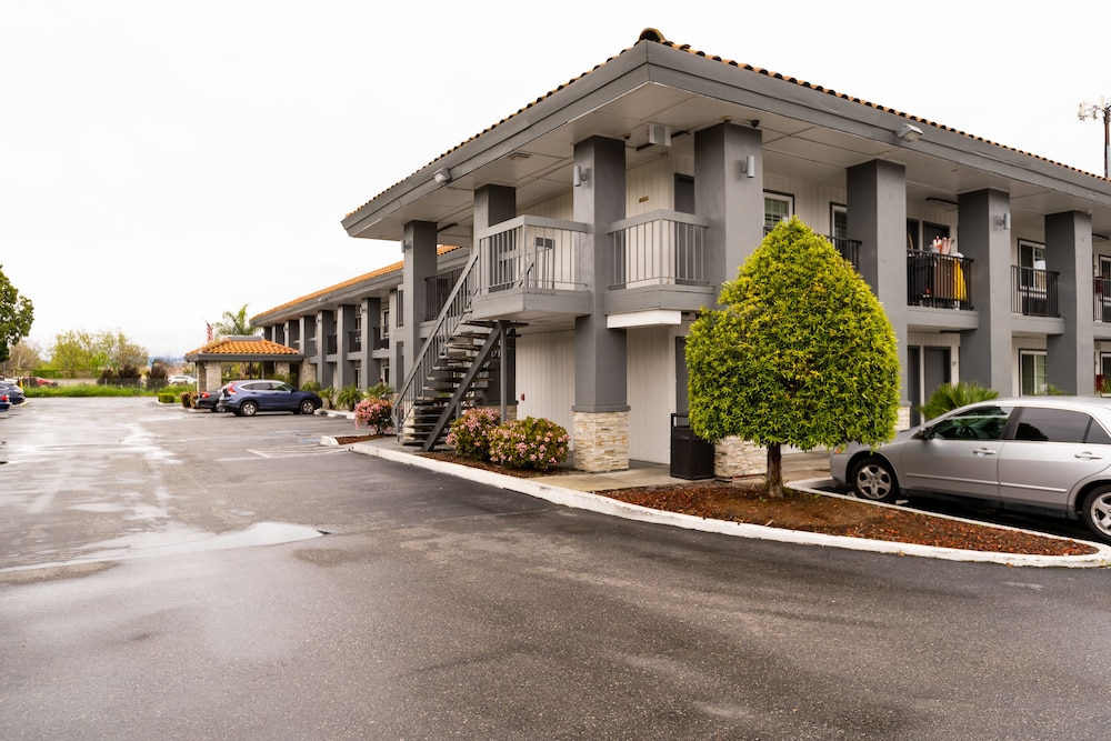 Rodeway Inn San Jose HWY-101 Tully Rd Exit 7/27