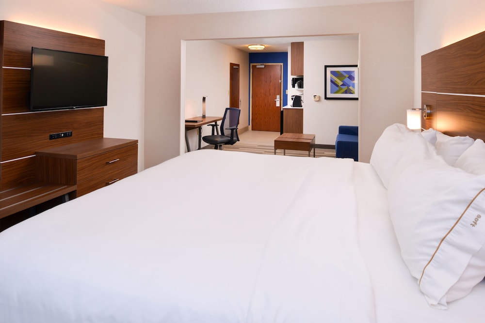 Holiday Inn Express Hotel & Suites Urbana-Champaign(U Of I Area) 17/74