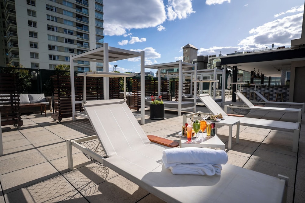 Alvear Icon Hotel 65/72