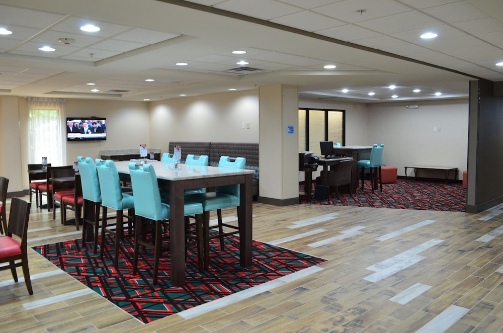 Holiday Inn Express Madison 36/45