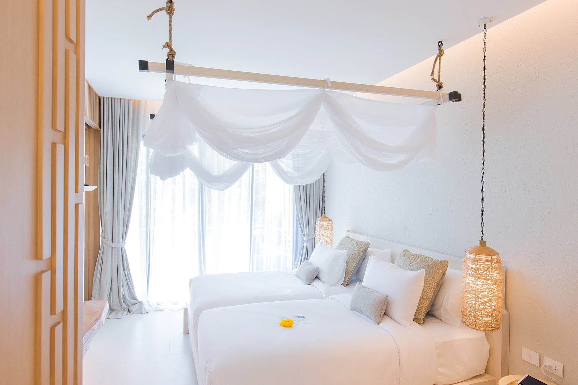 ORIENTAL, TWIN BEDS