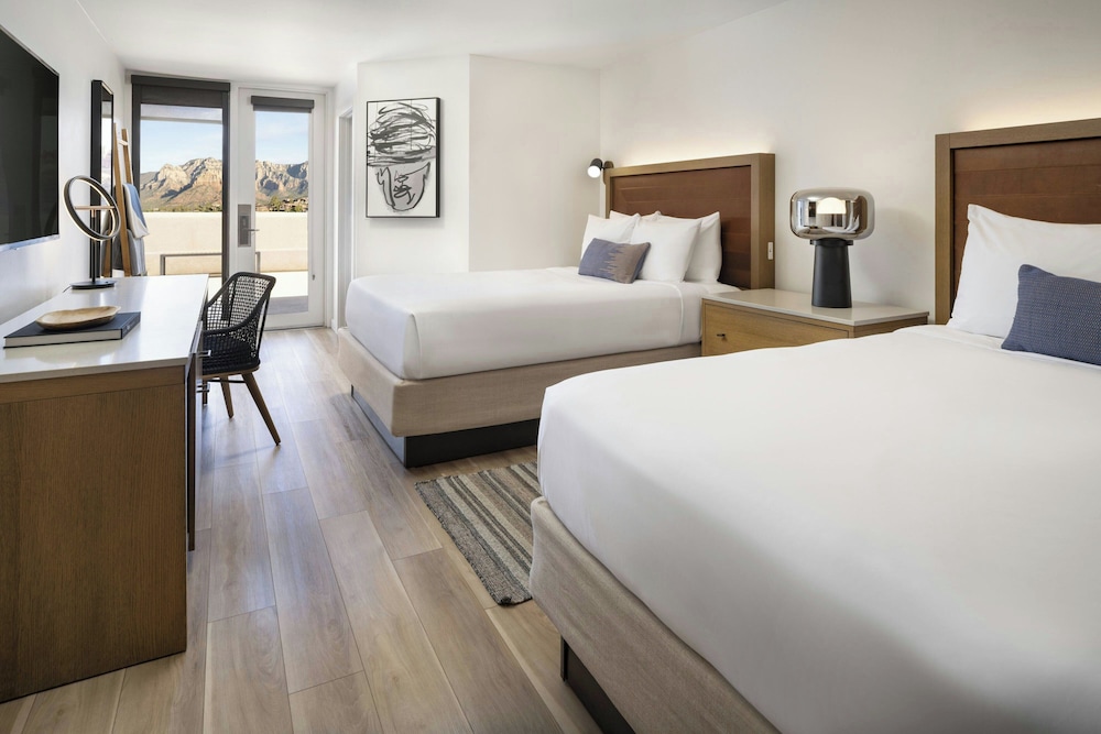 RED ROCKS, 2 QUEEN BEDS, WITH VIEW, HIGH FLOOR