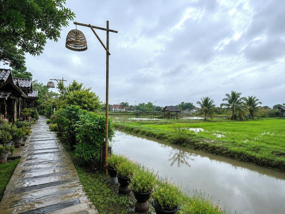 Pludhaya Resort and Spa 72/76