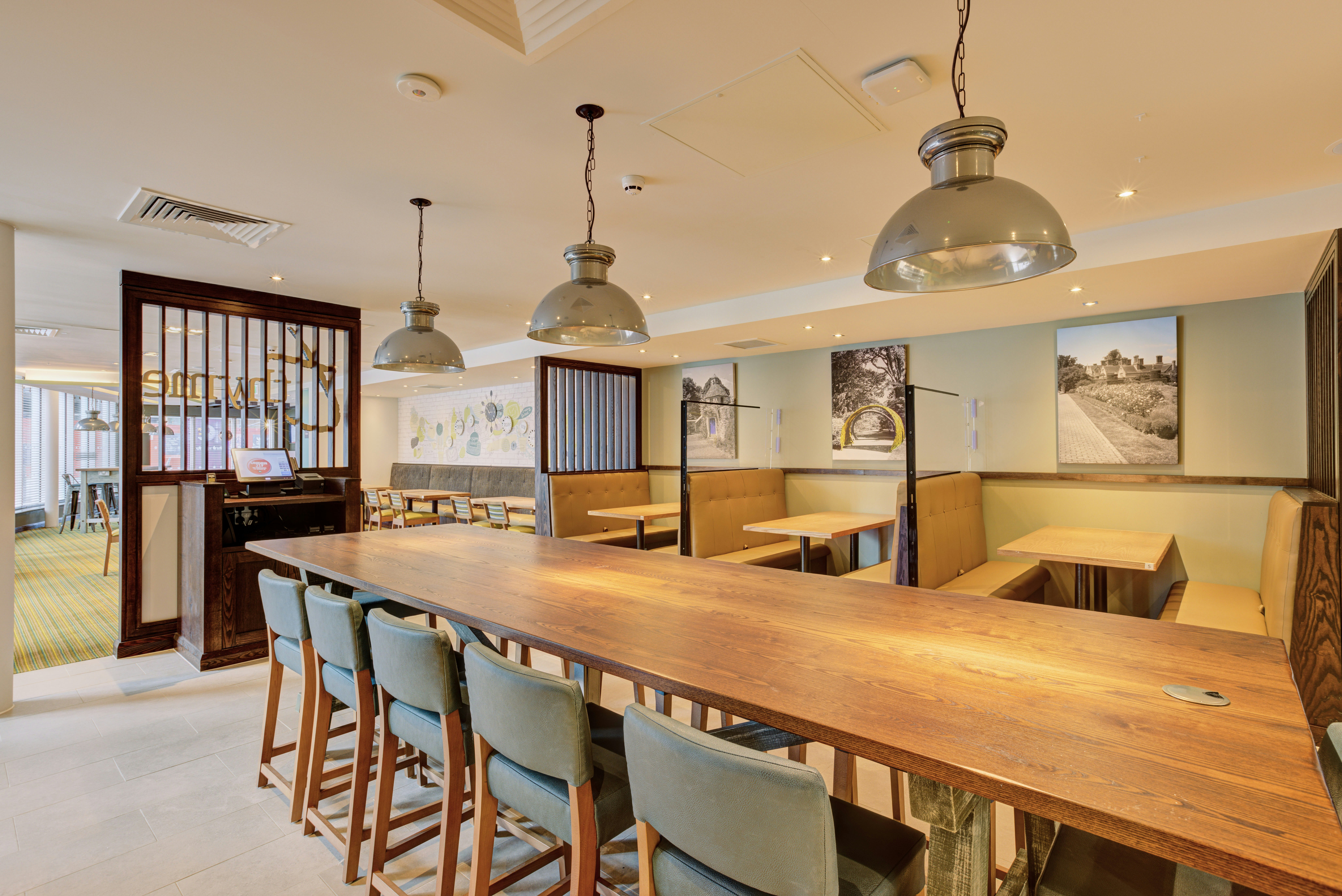 Premier Inn Haywards Heath Hotel 26/34