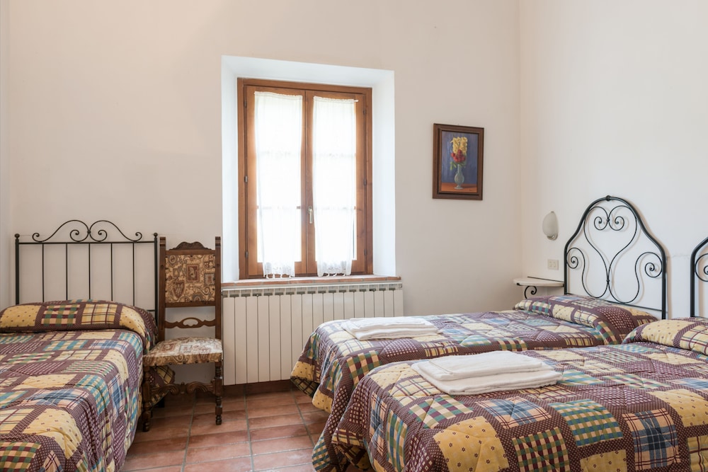 2 BEDROOMS, SUITE