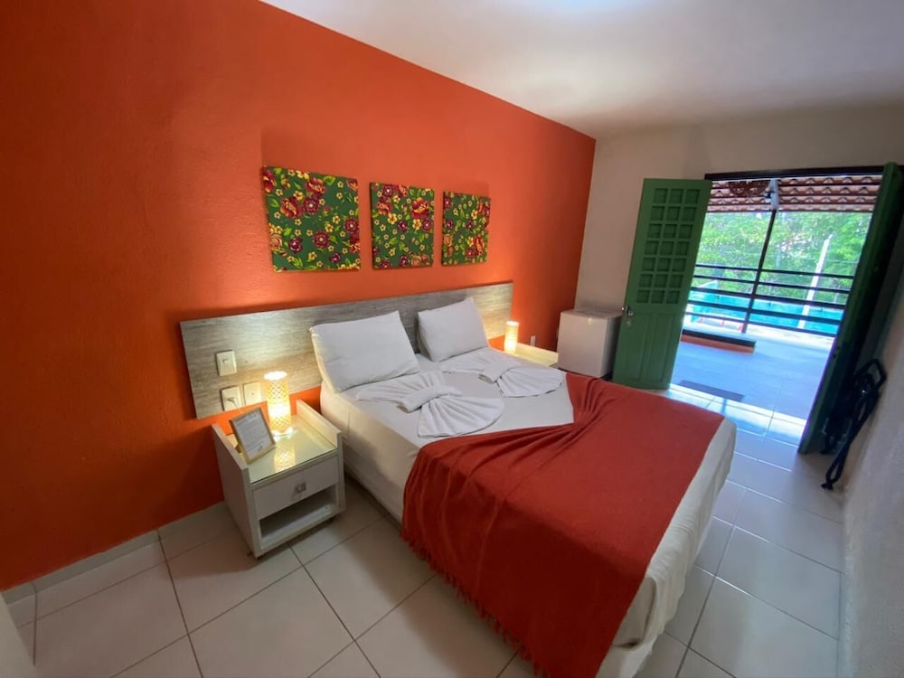 ROOM, DOUBLE BED