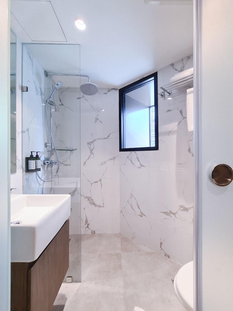 Sova Hotel Bangkok 57/61
