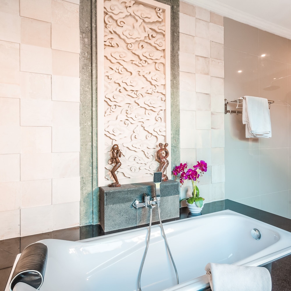 1 Bedroom, Villa, King Bed, with Pool، Kubu Petitenget Suite Seminyak 8/9