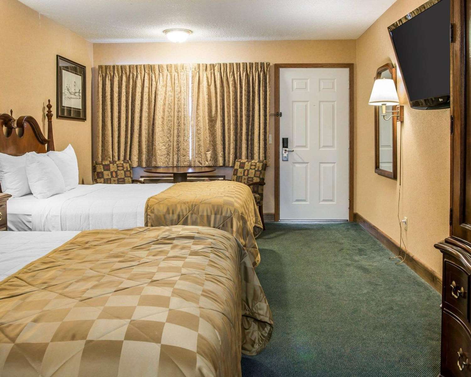 LEISURE, 2 QUEEN BEDS