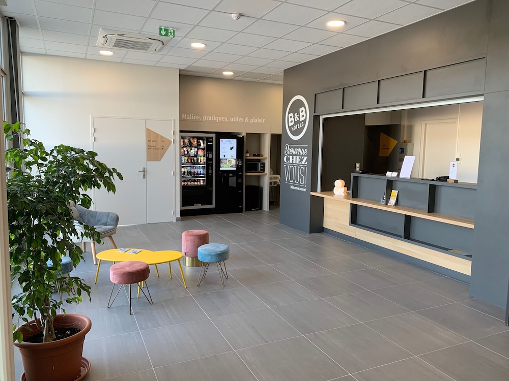 Lobby at B&B HOTEL Chaumont, CHAUMONT