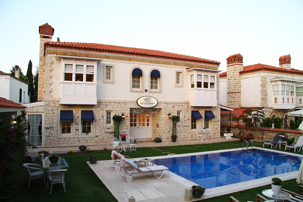Salbakos Herakleia Boutique Hotel 42/47