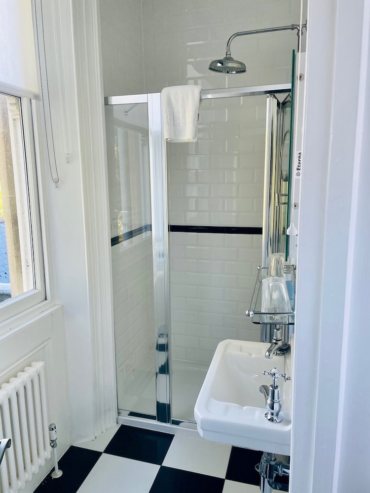 The Ebury Hotel 38/46
