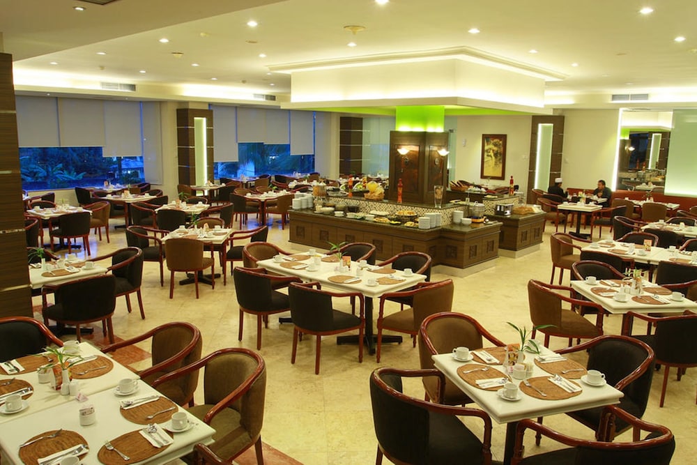 Hotel Pangeran Pekanbaru 56/66