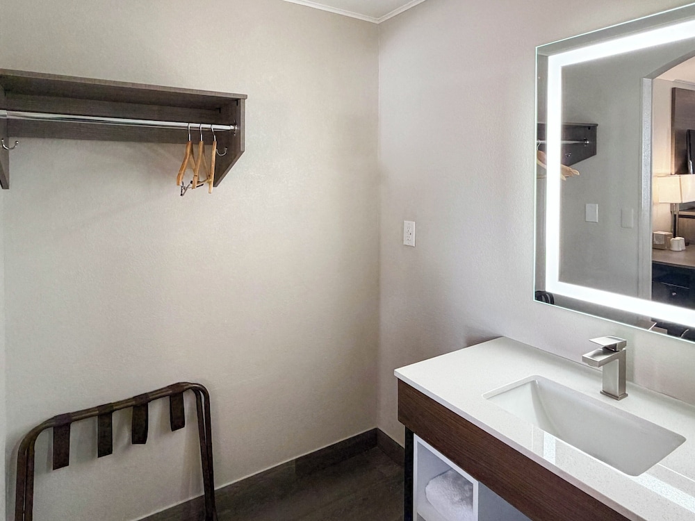 Baymont by Wyndham Newark/Wilmington 51/53