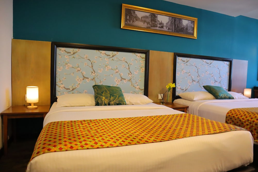 ARMENIAN STREET HERITAGE HOTEL 30/76