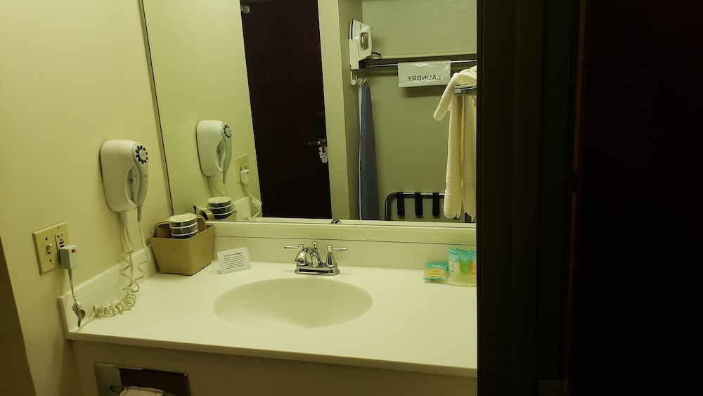 Travelodge by Wyndham Carlsbad NM 40/41