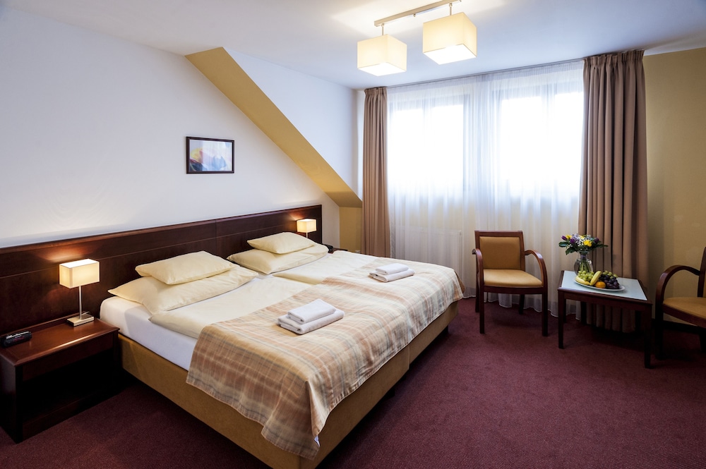 Petr Hotel 5/54